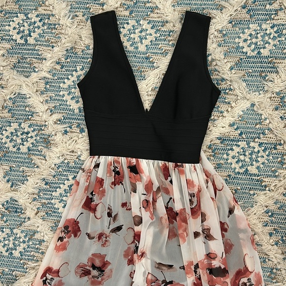 Bandage Dress with Chiffon Poppy Print - Picture 3 of 6